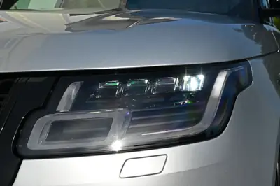Land Rover Range Rover 5.0 V8 S/C — Luxe intégral et performances brutes, 42'500 km seulement — cruscotto