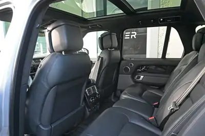 Land Rover Range Rover 5.0 V8 S/C — Luxe intégral et performances brutes, 42'500 km seulement — Miniatura 12