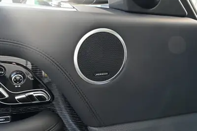 Land Rover Range Rover 5.0 V8 S/C — Luxe intégral et performances brutes, 42'500 km seulement — Miniatura 16
