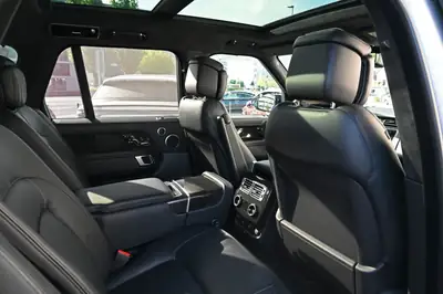 Land Rover Range Rover 5.0 V8 S/C — Luxe intégral et performances brutes, 42'500 km seulement — Miniatura 23
