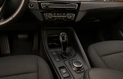 BMW X1 20d xDrive — SUV compact diesel performant, 99 800 km, état impeccable — Miniature 9