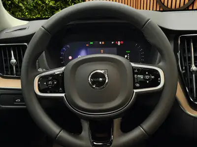 Volvo XC60 2.0 T8 TE Ultra Dark eAWD — SUV Hybride Rechargeable, 500 km seulement — Miniatura 12
