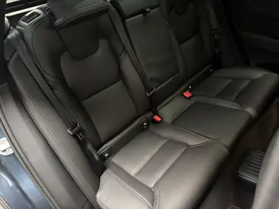 Volvo XC60 2.0 T8 TE Ultra Dark eAWD — SUV Hybride Rechargeable, 500 km seulement — Miniatura 17