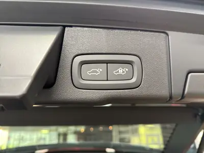 Volvo XC60 2.0 T8 TE Ultra Dark eAWD — SUV Hybride Rechargeable, 500 km seulement — Miniatura 19