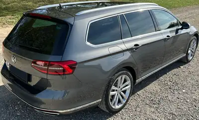 VW Passat GTE 1.4 TSI Plug-In Hybrid — Berline familiale écologique et performante — fianco