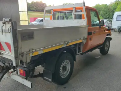 Toyota Landcruiser 4.2 D 4x4 — Légende des tout-terrains, motorisation diesel robuste — dashboard