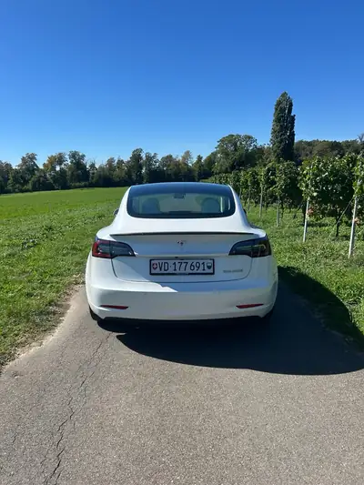 Tesla Model 3 Performance Dual Motor AWD — 512 ch, Autopilot complet, 2 jeux de pneus — tableau de bord