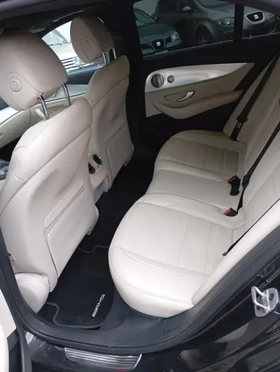 Mercedes-AMG E53 4Matic — Berline sportive haute performance, 54'000 km seulement — Miniature 12