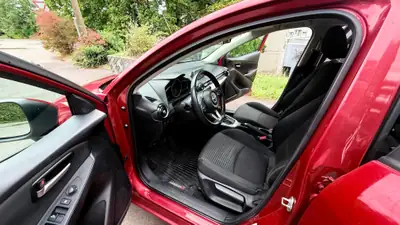 Mazda 2 SKYACTIV-G 90 Ambition Plus — Citadine fiable, automatique, faible consommation — Miniature 12