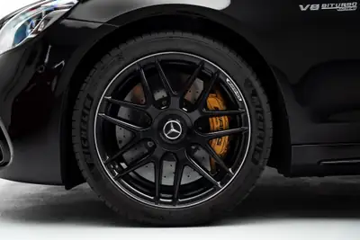 Mercedes-Benz S 63 AMG — Berline de luxe haute performance, 52 500 km seulement — cruscotto