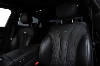 Mercedes-Benz S 63 AMG — Berline de luxe haute performance, 52 500 km seulement — Miniatura 12