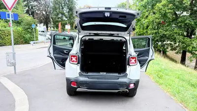 Jeep Renegade 2.0 CRD Opening Edition AWD — Robustesse diesel, traction intégrale affirmée — Miniatur 7