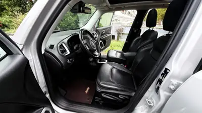 Jeep Renegade 2.0 CRD Opening Edition AWD — Robustesse diesel, traction intégrale affirmée — Miniatur 10
