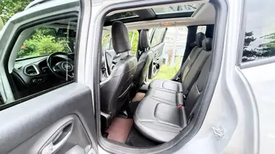 Jeep Renegade 2.0 CRD Opening Edition AWD — Robustesse diesel, traction intégrale affirmée — Miniatur 12