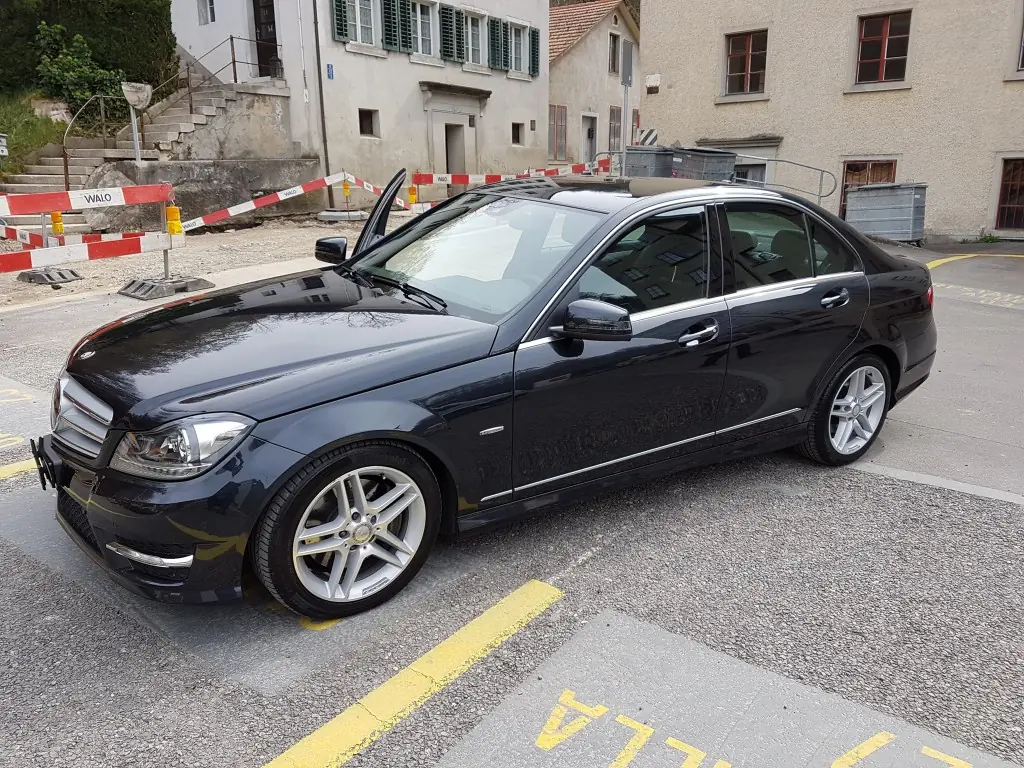 Mercedes-Benz C 250 CDI — Berline diesel 204 ch, Pack AMG et 8 roues, toutes options