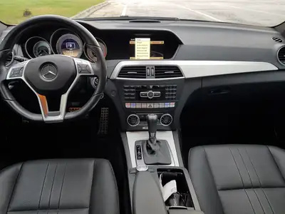 Mercedes-Benz C 250 CDI — Berline diesel 204 ch, Pack AMG et 8 roues, toutes options — Armaturenbrett