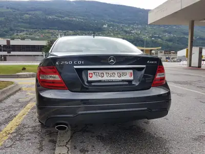 Mercedes-Benz C 250 CDI — Berline diesel 204 ch, Pack AMG et 8 roues, toutes options — Innenraum
