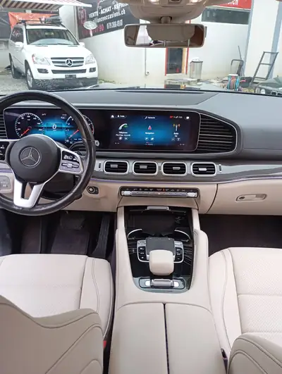 Mercedes-Benz GLS 450 4MATIC — SUV premium 7 places, traction intégrale, design élégant — Miniature 8