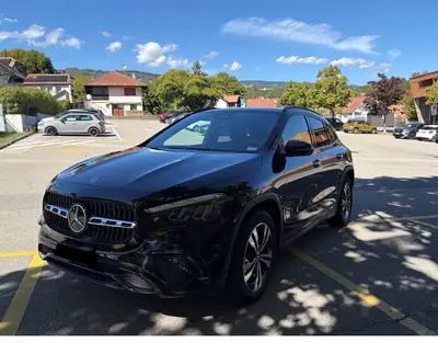 Mercedes-Benz GLA 250 2024 — SUV compact premium, 49 000 km, finition noire élégante — vista posteriore