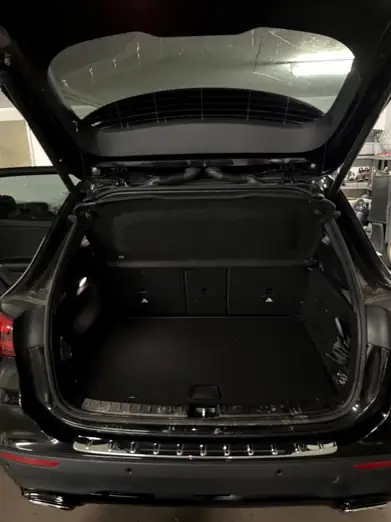 Mercedes-Benz GLA 250 2024 — SUV compact premium, 49 000 km, finition noire élégante — dettaglio