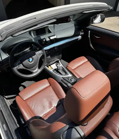 BMW 118d Cabriolet — Élégance décapotable diesel, entretien exemplaire — arrière