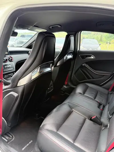 Mercedes-Benz A 45 AMG 4Matic — Performance 360 ch, 4 roues motrices — détail