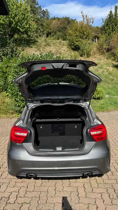 Mercedes-Benz Classe A 250 AMG Line 4MATIC — Berline compacte sportive, traction intégrale — Thumbnail 10