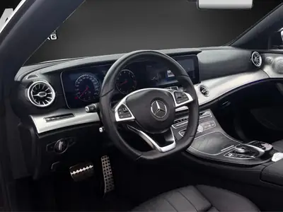 Mercedes-Benz E 300 Cabriolet AMG Line — Élégance décapotable, 245 ch dynamiques — Miniature 8