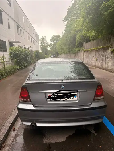 BMW 316 316ti — Berline compacte 2003, moteur essence fiable et économique — Innenraum