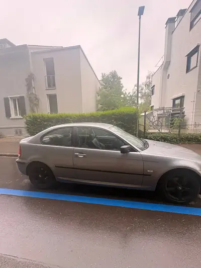BMW 316 316ti — Berline compacte 2003, moteur essence fiable et économique — Armaturenbrett
