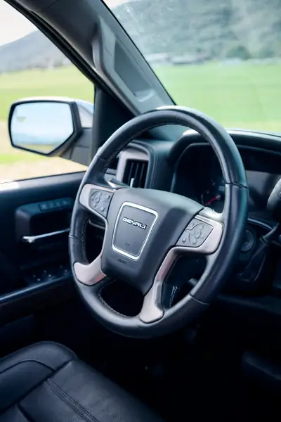 GMC Sierra Denali 2017 — Pickup premium 4x4, 426 ch et équipements Full options — Thumbnail 11