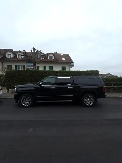 GMC Sierra Denali 2017 — Pickup premium 4x4, 426 ch et équipements Full options — Thumbnail 18