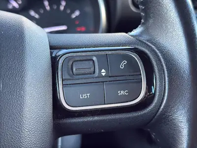 Citroën C3 Aircross 1.2i PureTech Feel — SUV urbain fiable, caméra et navigation intégrées — Miniature 26