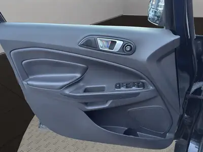 Ford EcoSport 1.0 SCTi Titanium — SUV compact fiable, sièges chauffants et sans accident — Miniature 12