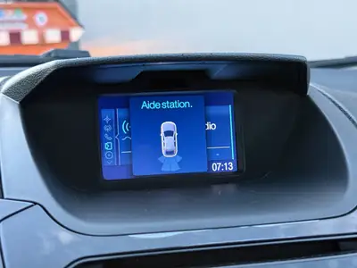 Ford EcoSport 1.0 SCTi Titanium — SUV compact fiable, sièges chauffants et sans accident — Miniature 24