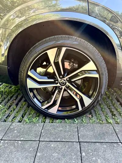 Volvo XC90 T8 R-Design — SUV 7 places hybride rechargeable, 88 000 km — Miniatura 8