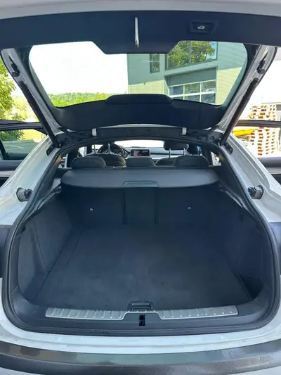 BMW X6 30d xDrive — SUV coupé premium diesel, service grand révision inclus — dashboard