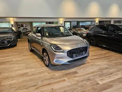 Suzuki Swift 1.2 Hybrid 4x4 — Citadine polyvalente avec rouage intégral et caméra de recul — Armaturenbrett