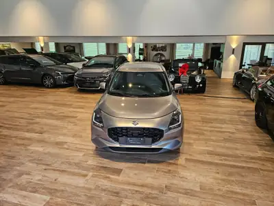 Suzuki Swift 1.2 Hybrid 4x4 — Citadine polyvalente avec rouage intégral et caméra de recul — Innenraum