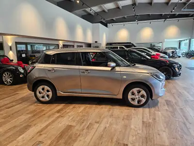 Suzuki Swift 1.2 Hybrid 4x4 — Citadine polyvalente avec rouage intégral et caméra de recul — Miniatur 7