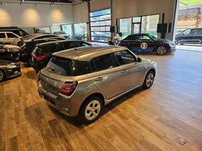 Suzuki Swift 1.2 Hybrid 4x4 — Citadine polyvalente avec rouage intégral et caméra de recul — Miniatur 10