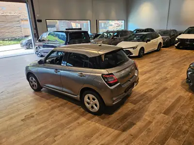 Suzuki Swift 1.2 Hybrid 4x4 — Citadine polyvalente avec rouage intégral et caméra de recul — Miniatur 14