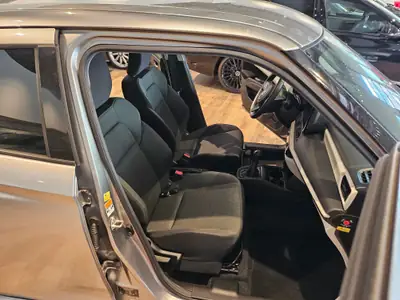 Suzuki Swift 1.2 Hybrid 4x4 — Citadine polyvalente avec rouage intégral et caméra de recul — Miniatur 18