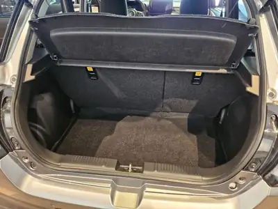 Suzuki Swift 1.2 Hybrid 4x4 — Citadine polyvalente avec rouage intégral et caméra de recul — Miniatur 21