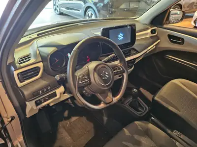 Suzuki Swift 1.2 Hybrid 4x4 — Citadine polyvalente avec rouage intégral et caméra de recul — Miniatur 24