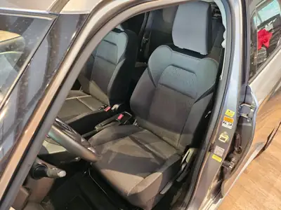 Suzuki Swift 1.2 Hybrid 4x4 — Citadine polyvalente avec rouage intégral et caméra de recul — Miniatur 25
