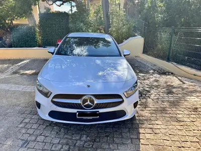 Mercedes-Benz A 180 Progressive — Berline compacte premium, 62'000 km seulement — side view