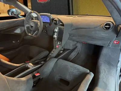 McLaren 765 LT Spider — Hypercar décapotable, 765 ch, édition limitée 1/765 — Miniature 12