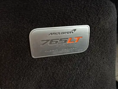 McLaren 765 LT Spider — Hypercar décapotable, 765 ch, édition limitée 1/765 — Miniature 19
