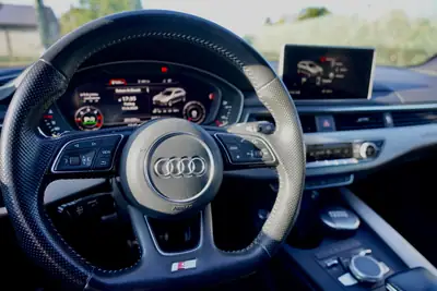 Audi A4 Avant 2.0 TDI Sport S-Line — Break diesel performant, quattro intégral — rear view